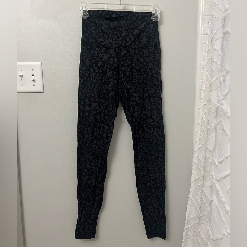 Lululemon printed leggings size 4